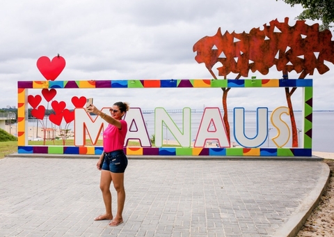 Letreiro turístico de Manaus é inaugurado na Ponta Negra