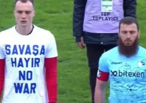 Jogador se recusa a vestir camisa contra guerra na Ucrânia e explica motivo