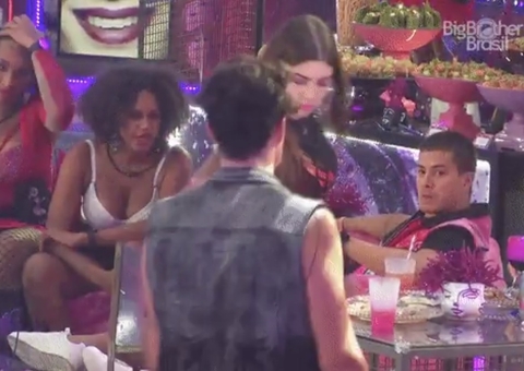 BBB22: Jessi se une a Arthur para ‘largar voto’ em Jade 