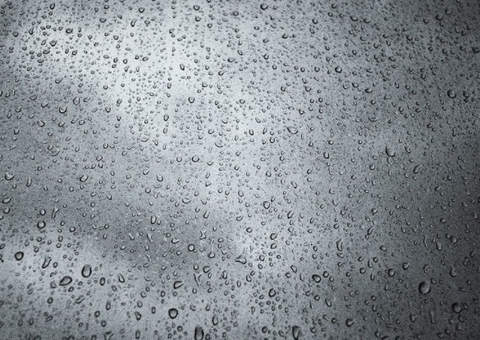 Com chuvas intensas, casas correm risco de desabar em Manaus 