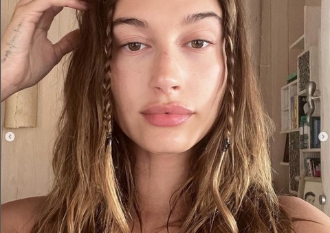 Hailey Bieber publica texto religioso após ser internada com danos cerebrais