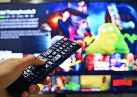 Netflix vai passar a cobrar taxa para usuários que compartilham conta 