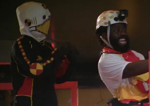 DG dança com Dummies e cena bomba na internet