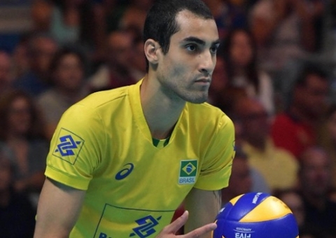 Aos 26, Douglas Souza anuncia aposentadoria da seleção brasileira de vôlei 