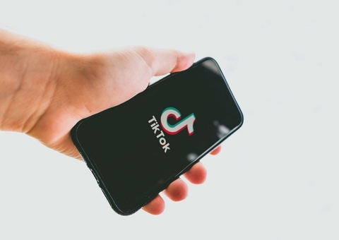 Moderadores querem processar TikTok por traumas psicológicos