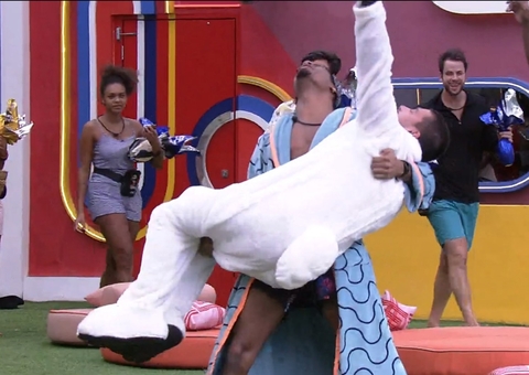 Veja reação dos brothers com o retorno de Arthur Aguiar à casa do BBB22