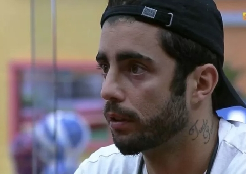 Arthur tem DR com Pedro Scooby e surfista explica top 10 sem o ator