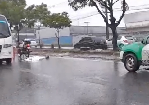 Motociclista morre atropelado por rota do Distrito em Manaus ao ser arremessado em acidente