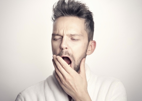 Este suco natural com apenas três ingredientes pode ajudar sua insônia