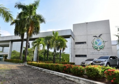 Governo do Amazonas decreta ponto facultativo e feriado de Tiradentes é imprensado