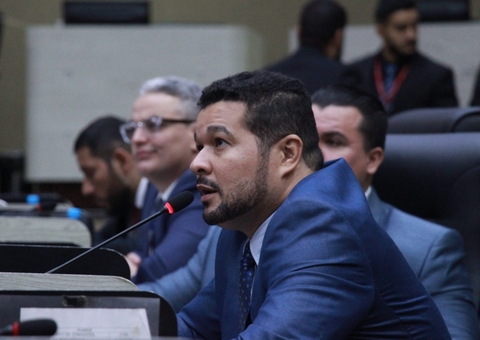 PL prevê que alunos de Manaus não paguem passagem em dia de vestibular