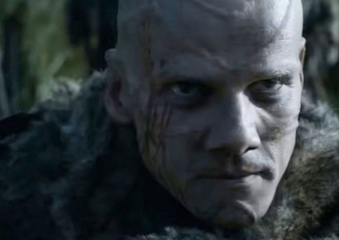 Ator de Game of Thrones é preso após trocar mensagem sexual com adolescente