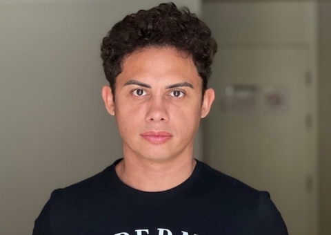 Ator Silvero Pereira sofre acidente de carro no Ceará