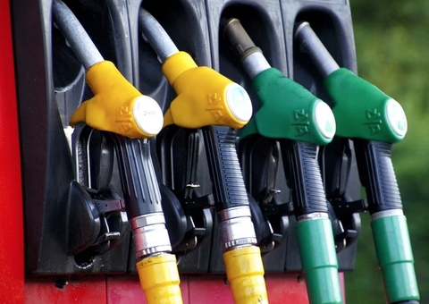 Brasil tem 3ª gasolina mais cara do mundo e preço pode subir ainda mais