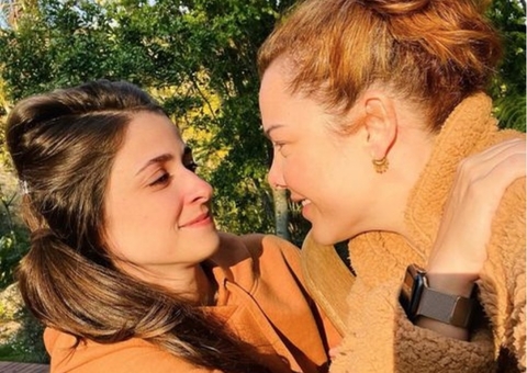 Namorada de Fernanda Souza tem ex-sogra famosa e é amiga de Sandy e vários famosos