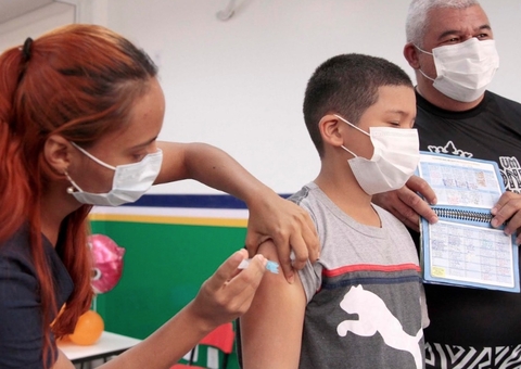 Semed prorroga prazo para entrega do cartão de vacina dos alunos da rede municipal