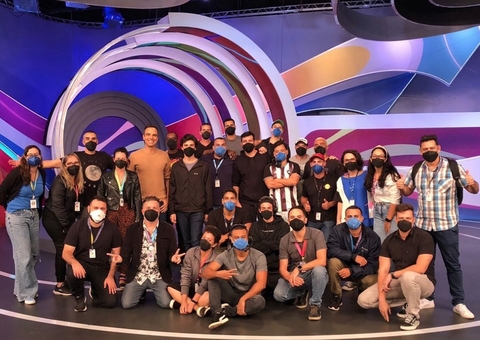 Tadeu Schmidt agradece equipe ao se despedir do BBB22: ‘Acolheram esse calouro'