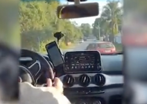 Motorista de app arranca passageira pelos cabelos após confusão por pagamento; vídeo