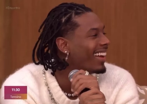 Paulo André fica sem graça ao ser questionado sobre namoro com Jade Picon