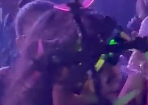 Drone cai na cabeça de mulher durante show de Luan Santana; cabelo ficou enroscado