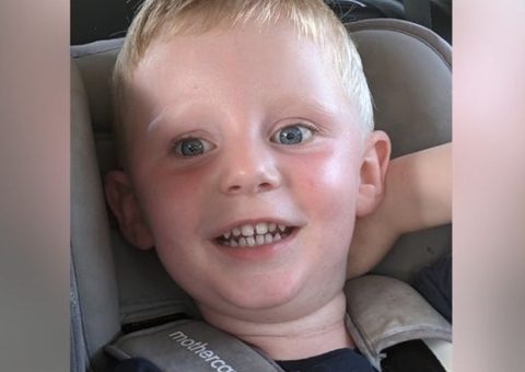 Mãe mata filho de 2 anos afogado e diz que foi para "protegê-lo de demônios"