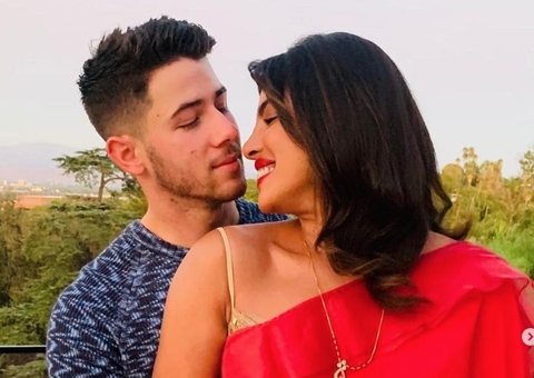 Nick Jonas e Priyanka Chopra mostram 1ª foto da filha após mais de 100 dias na UTI