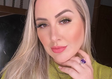 Ex-bbb Patrícia Leitte tem derrame ocular e mostra mancha de sangue no olho