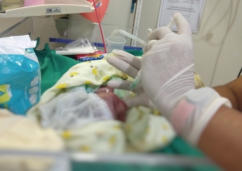 Mãe tenta vender filho por R$ 400 após parto no Amazonas