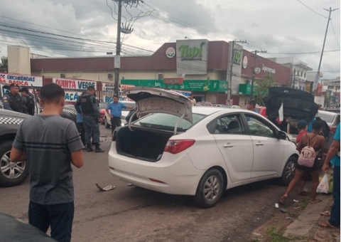 Perseguição policial termina com violento acidente e trio preso em Manaus