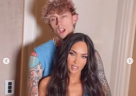 Megan Fox diz que fez buraco em macacão para transar com Machine Gun Kelly 