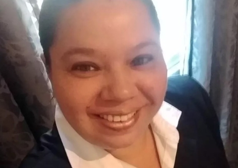 Mulher é internada em estado grave após ser atingida por galho de árvore 