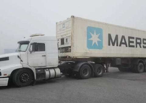 Caminhão com carga de R$ 1 milhão em carne é roubado e motorista feito refém