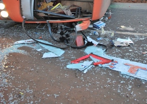 Acidente com ônibus deixa 14 mortos no México 