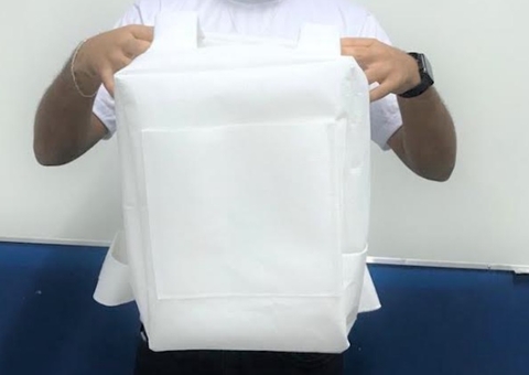 Mochila escolar ergonômica e sustentável feita com tecido PET é criada no Amazonas