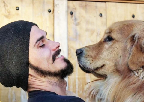 Influencer brasileiro e cachorro mortos em acidente nos EUA estavam a 2 dias do destino