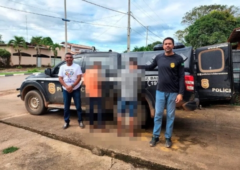 Dupla mata desafeto e fica no local do crime para ver trabalho da polícia