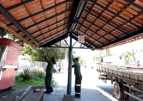 Paradas de ônibus em Manaus são revitalizadas