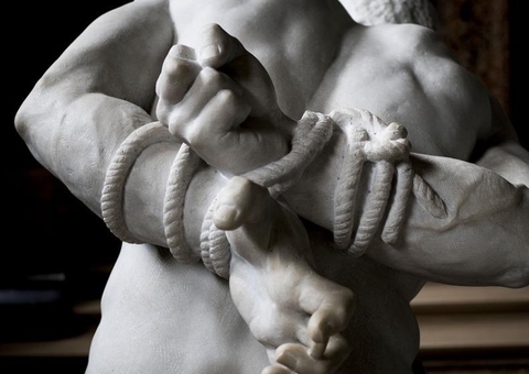 Homem forja o próprio sequestro para esposa desistir de divórcio