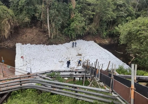Refinaria Isaac Sabbá é multada em R$ 50 mil por bloquear fluxo de igarapé em Manaus