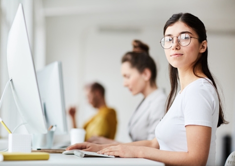 Com salários até R$ 1,2 mil, IEL abre vagas de estágio para nível médio técnico e superior em Manaus