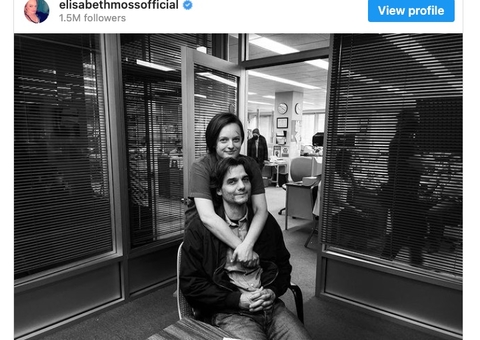Elisabeth Moss publica foto com Wagner Moura nos bastidores de 'Iluminadas'