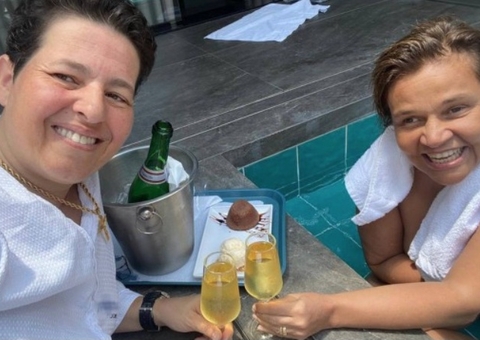 Adriane Bonato fala sobre 1ª noite com Claudia Rodrigues: 'encaixou!' 