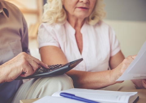 TRF-4 concede liminar para isentar idosa com Alzheimer de declarar IR