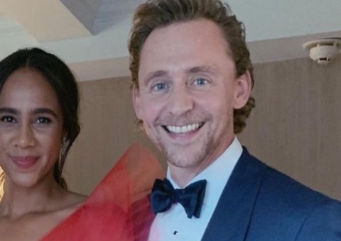Tom Hiddleston confirma noivado com atriz Zawe Ashton