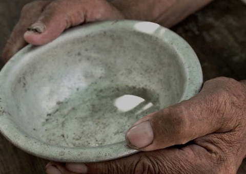 Manaus tem 33,5% das famílias vivendo com cerca de R$ 300 por pessoa, diz IBGE