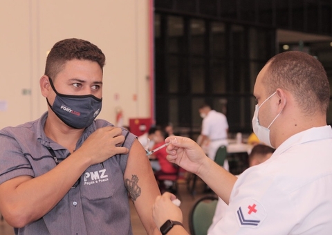 Manaus terá 11 pontos de vacinação contra covid, gripe e sarampo neste sábado