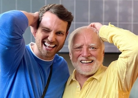 Ex-BBB Lucas se encontra com homem do meme rindo de nervoso em SP