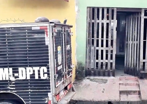 Jovem nota ausência de irmão e o encontra morto dentro de casa em Manaus