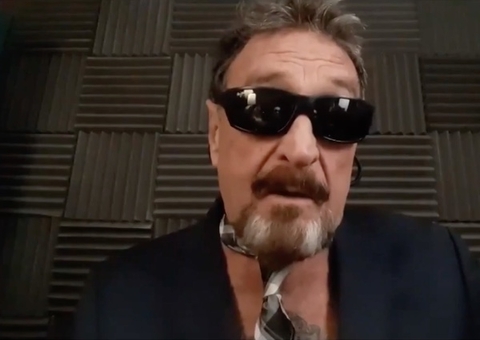Corpo de John McAfee, criador de antivírus, permanece em necrotério após 1 ano