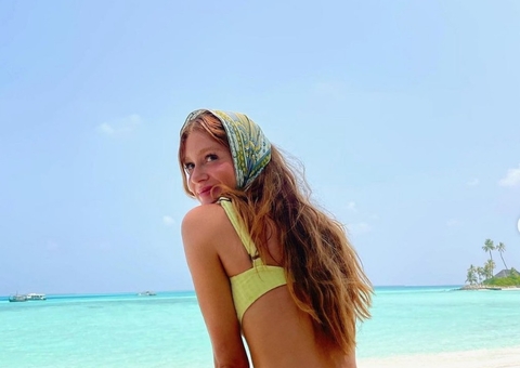 Marina Ruy Barbosa exibe bumbum redondinho em cenário paradisíaco nas Maldivas